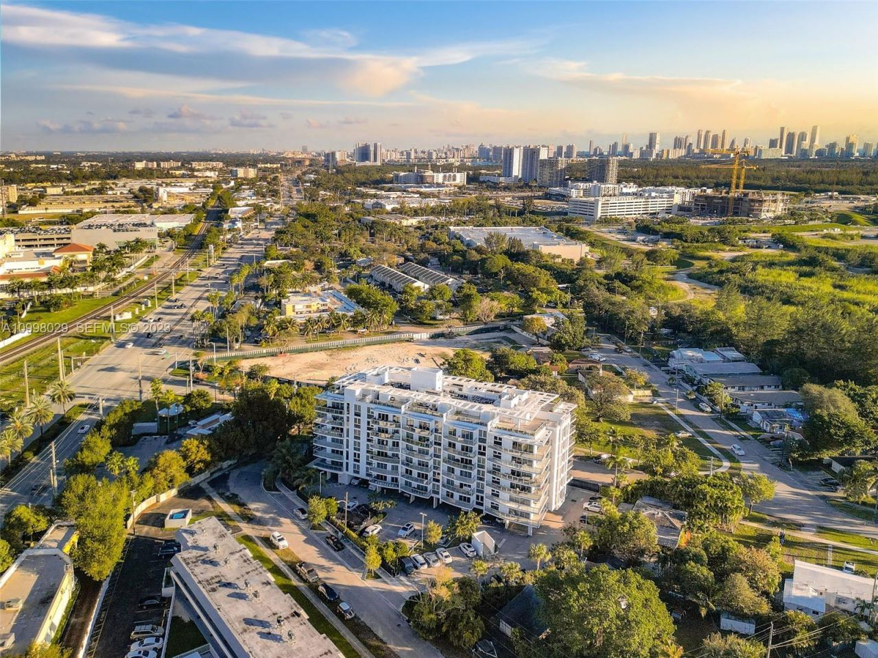 13800 Highland Dr, Unit 504, North Miami Beach, FL 33181 Photo
