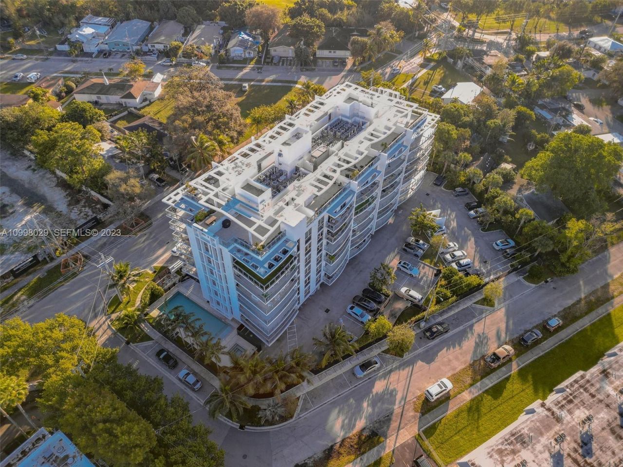 13800 Highland Dr, Unit 504, North Miami Beach, FL 33181 Photo