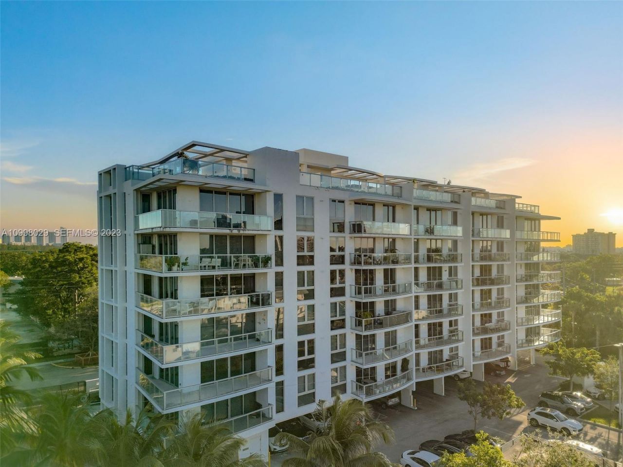 13800 Highland Dr, Unit 504, North Miami Beach, FL 33181 Photo