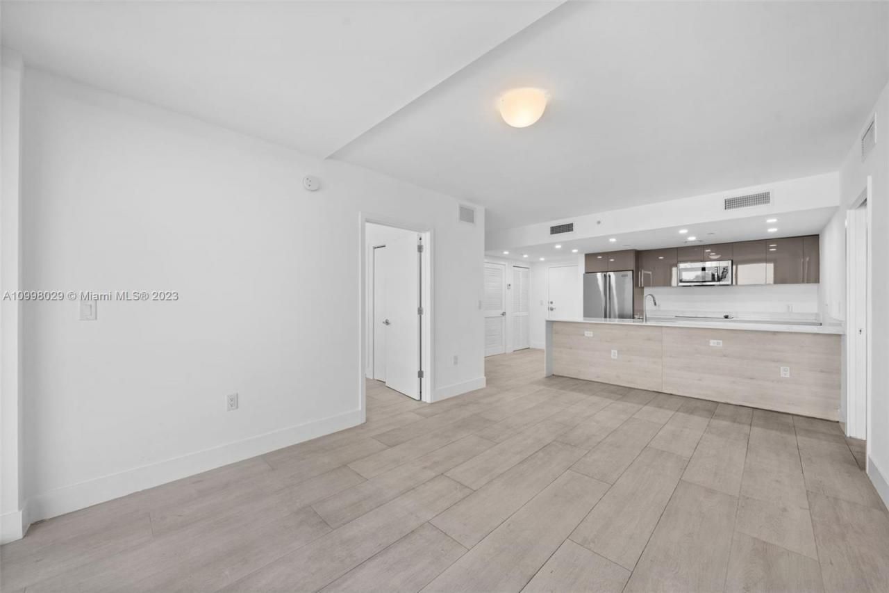 13800 Highland Dr, Unit 504, North Miami Beach, FL 33181 Photo
