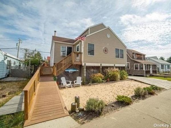 908 Evergreen Walk, Ocean Beach, NY 11770