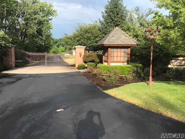 6 Estate Drive, Lima, OH 45805