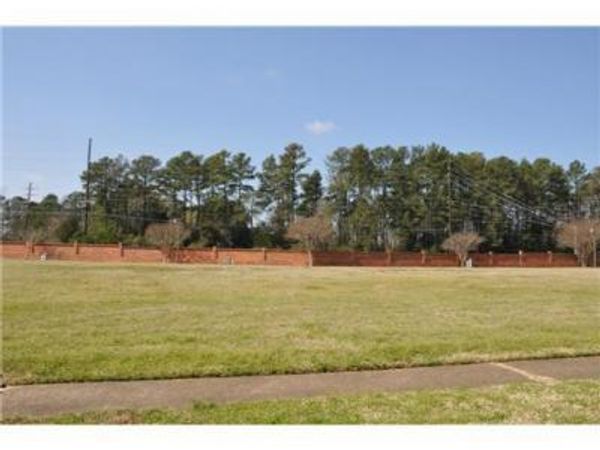 10 Spring Lake Village, Shreveport, LA 71106