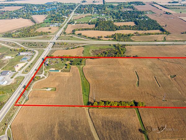 1203 Il Rte 26 N Avenue W, Freeport, IL 61032