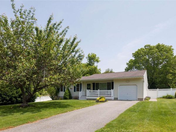 400 Wells Road, Laurel, NY 11948