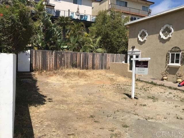 912 Mira Mar Place, Oceanside, CA 92054 Main Photo