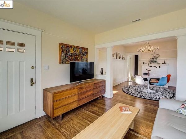 1042 61St St, Oakland, CA 94608