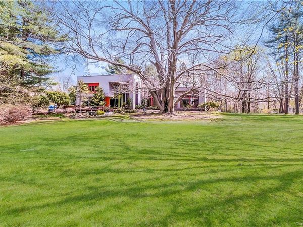 156 Brookville Road, Muttontown, NY 11545