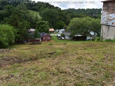 1819 Maple Drive, Charleston, WV 25320