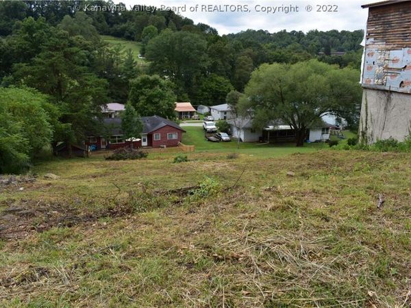 1819 Maple Drive, Charleston, WV 25320