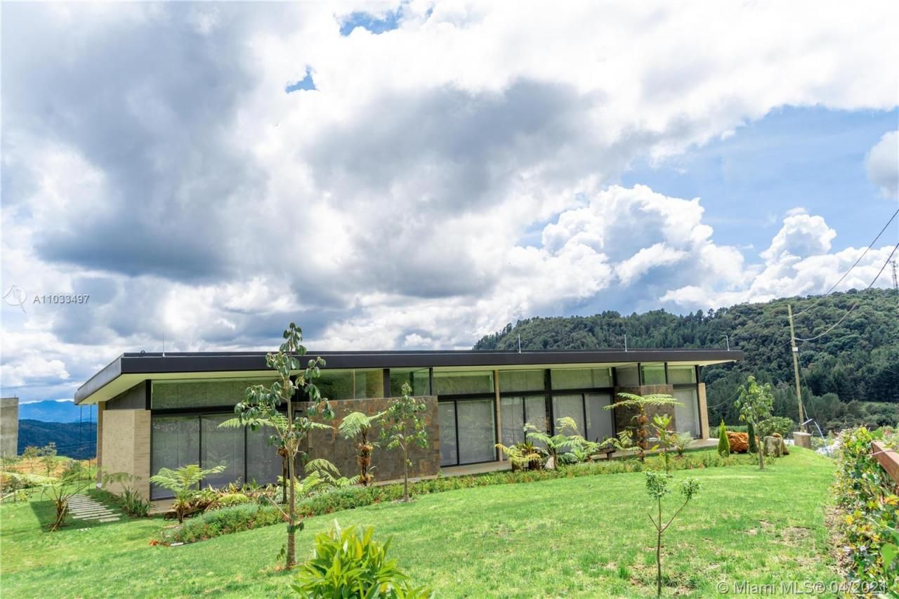 Sur # 4-85, Casa # 7 Calle 23, Alto De Las Palmas,, , CO 00000 Photo