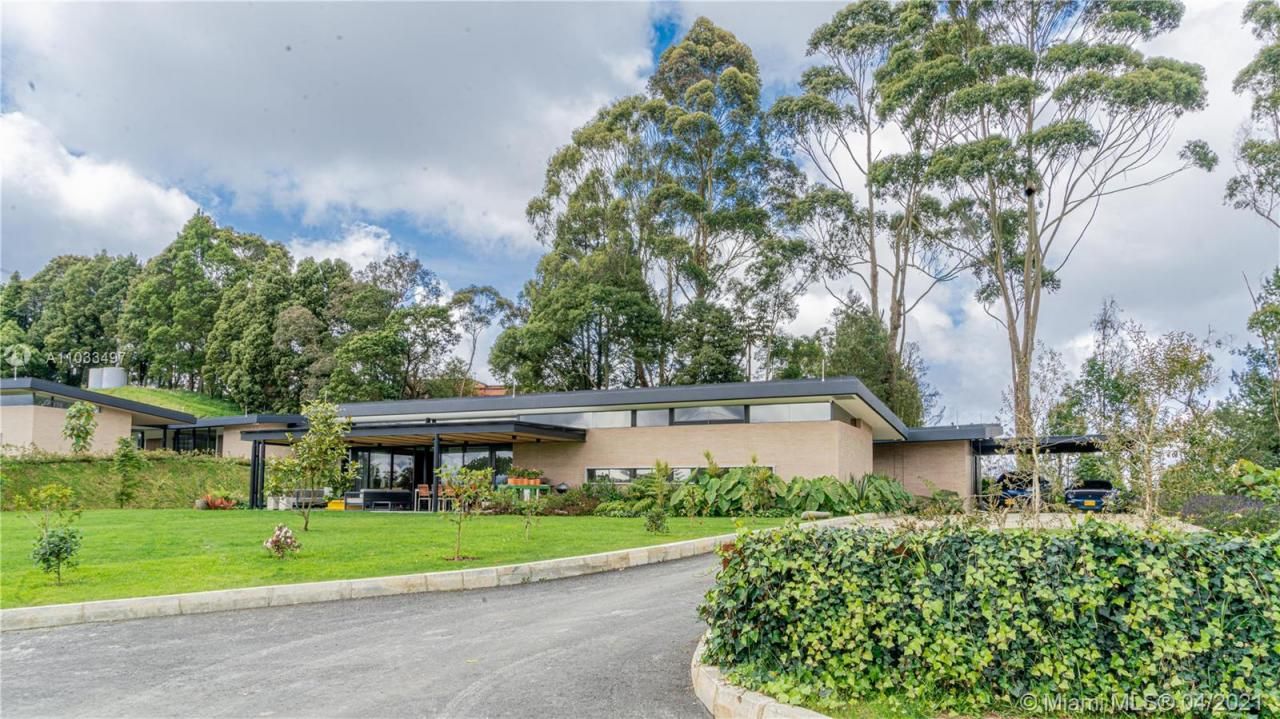 Sur # 4-85, Casa # 7 Calle 23, Alto De Las Palmas,, , CO 00000 Photo