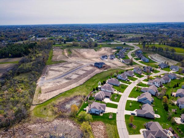 3306 Bergamont Dr, Caledonia, WI 53406