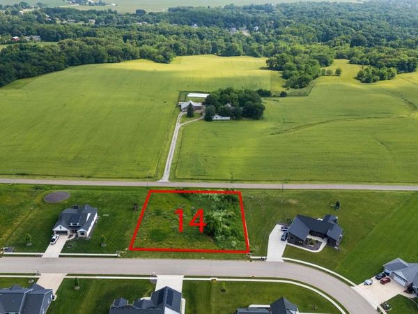 210 APACHE Way, Groveland, IL 61535