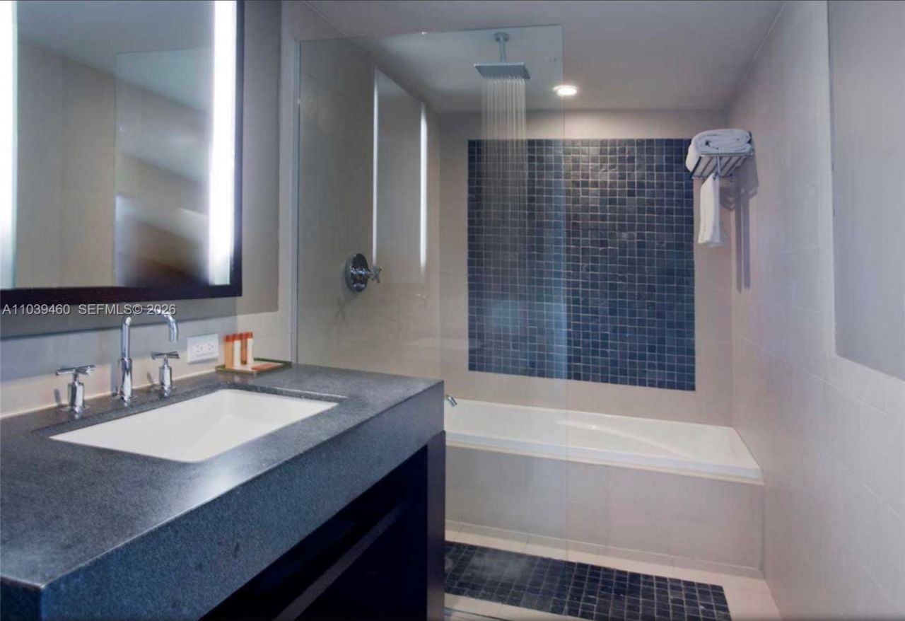 17315 Collins Ave, Unit 1555, Sunny Isles Beach, FL 33160 Photo