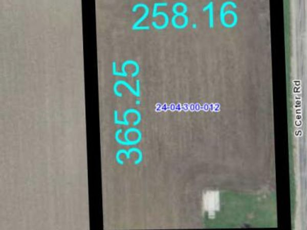 000 Center Road, Rochelle, IL 61068