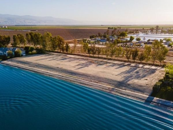 4600 Emerald Bay Drive, Arvin, CA 93203