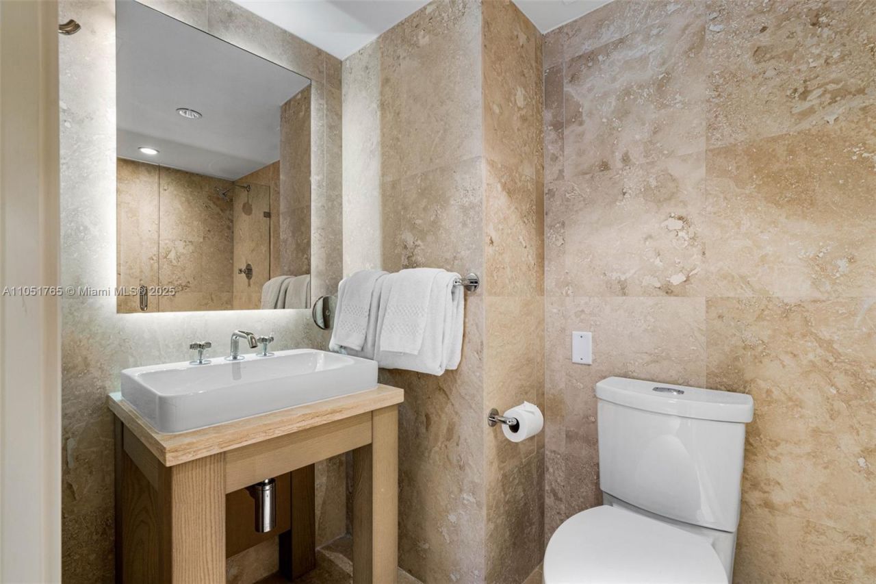 102 24th St, Unit 1115, Miami Beach, FL 33139 Photo