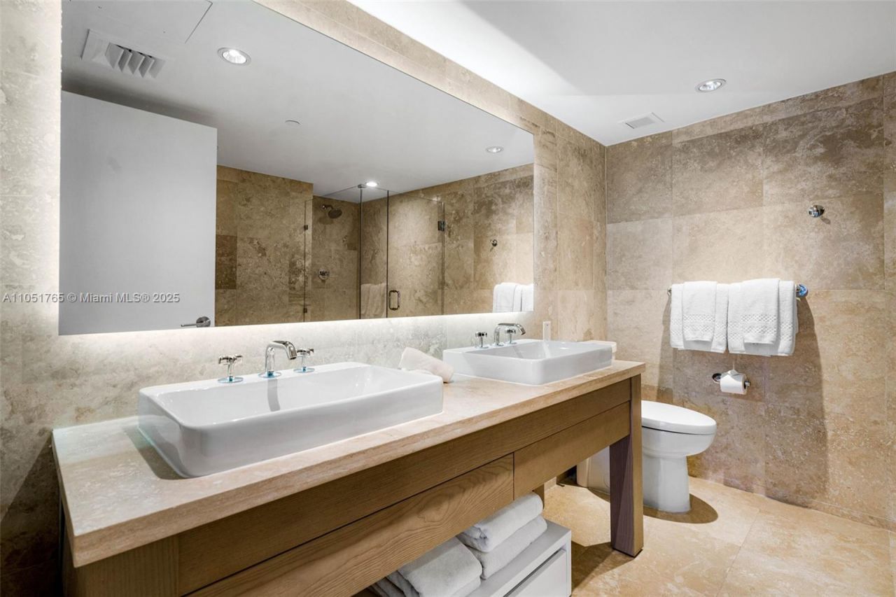 102 24th St, Unit 1115, Miami Beach, FL 33139 Photo