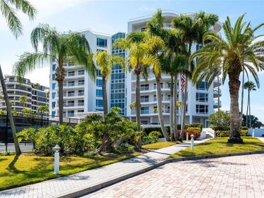 455 LONGBOAT CLUB ROAD, Unit PH1, LONGBOAT KEY, FL 34228