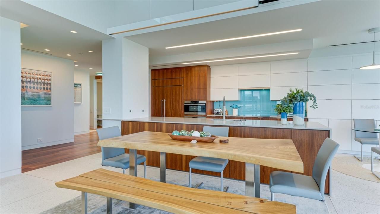 455 Longboat Club Road, Unit PH1, Longboat Key, FL 34228 Photo