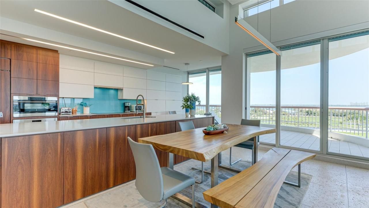 455 Longboat Club Road, Unit PH1, Longboat Key, FL 34228 Photo