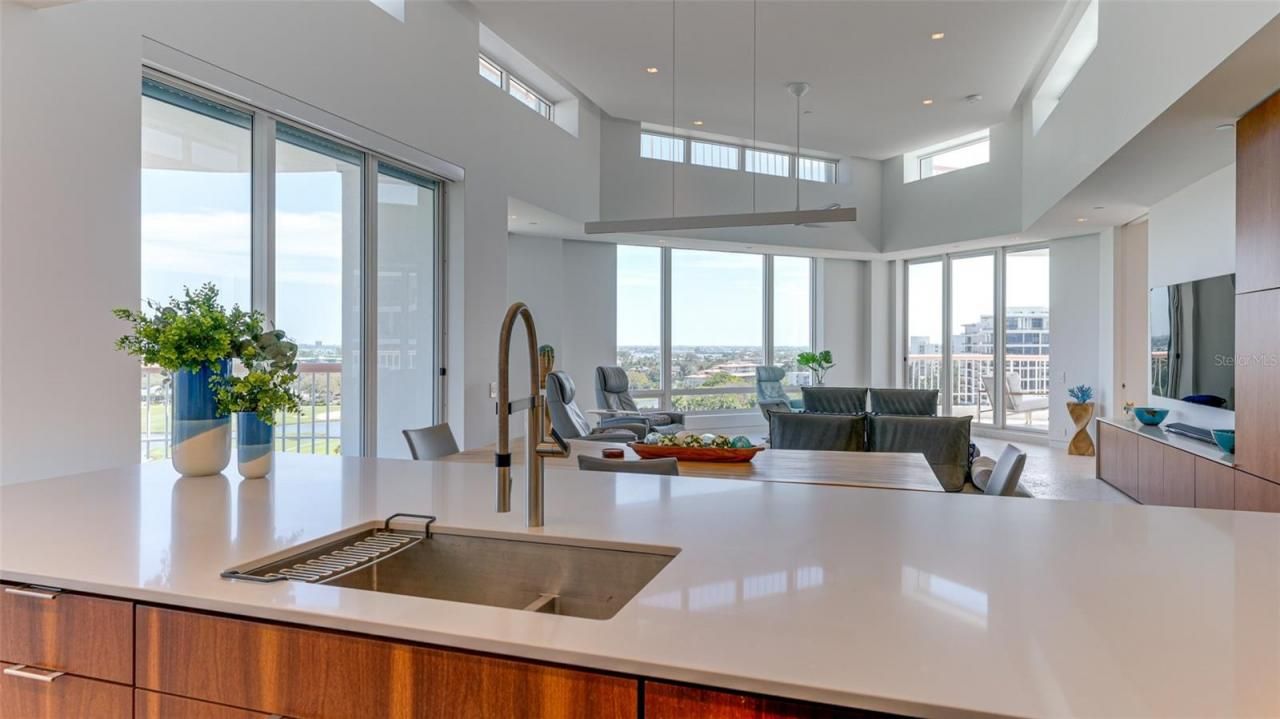 455 Longboat Club Road, Unit PH1, Longboat Key, FL 34228 Photo