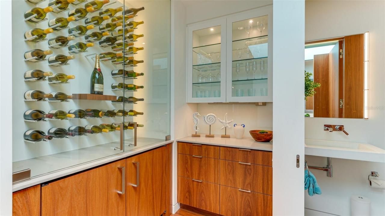 455 Longboat Club Road, Unit PH1, Longboat Key, FL 34228 Photo