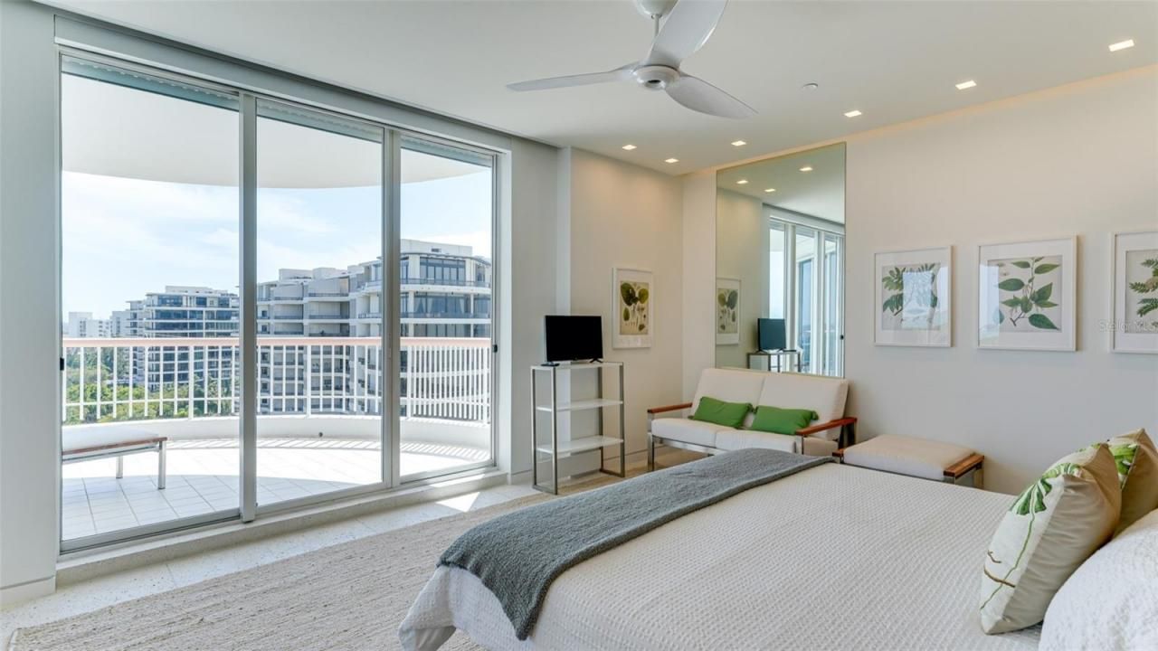 455 Longboat Club Road, Unit PH1, Longboat Key, FL 34228 Photo