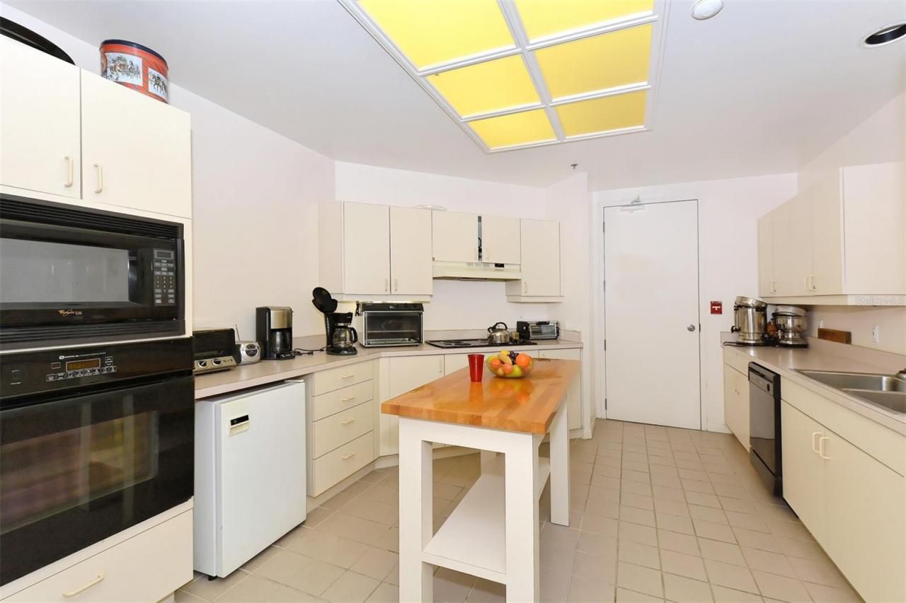 455 Longboat Club Road, Unit PH1, Longboat Key, FL 34228 Photo