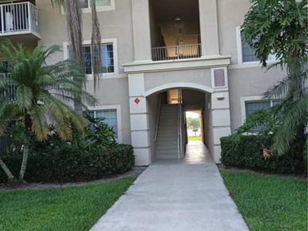 5051 Wiles Rd, Unit 202, Coconut Creek, FL 33073