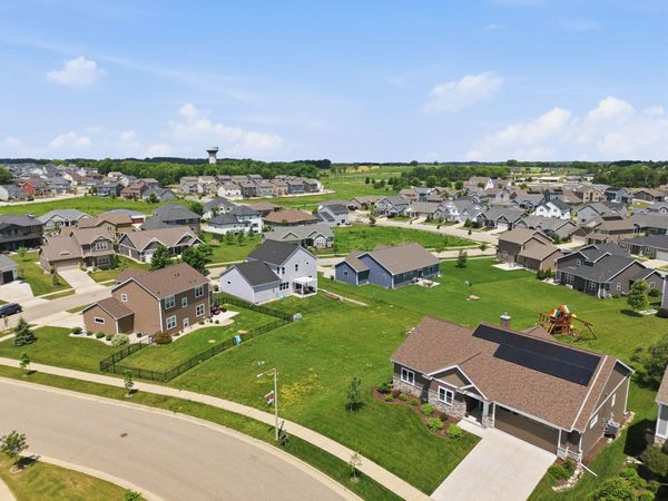 9924 Shining Willow Street, Middleton, WI 53562