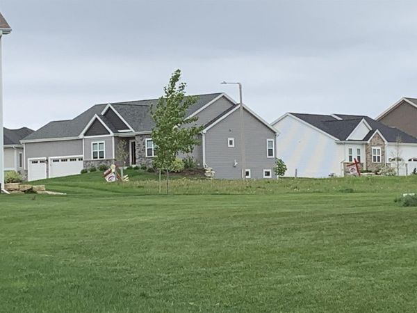 9924 Shining Willow Street, Middleton, WI 53562