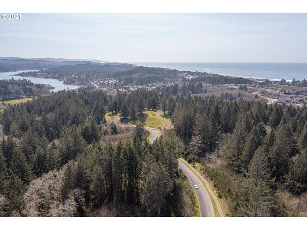 LOTS NE Devils Lake BLVD, Lincoln City, OR 97367