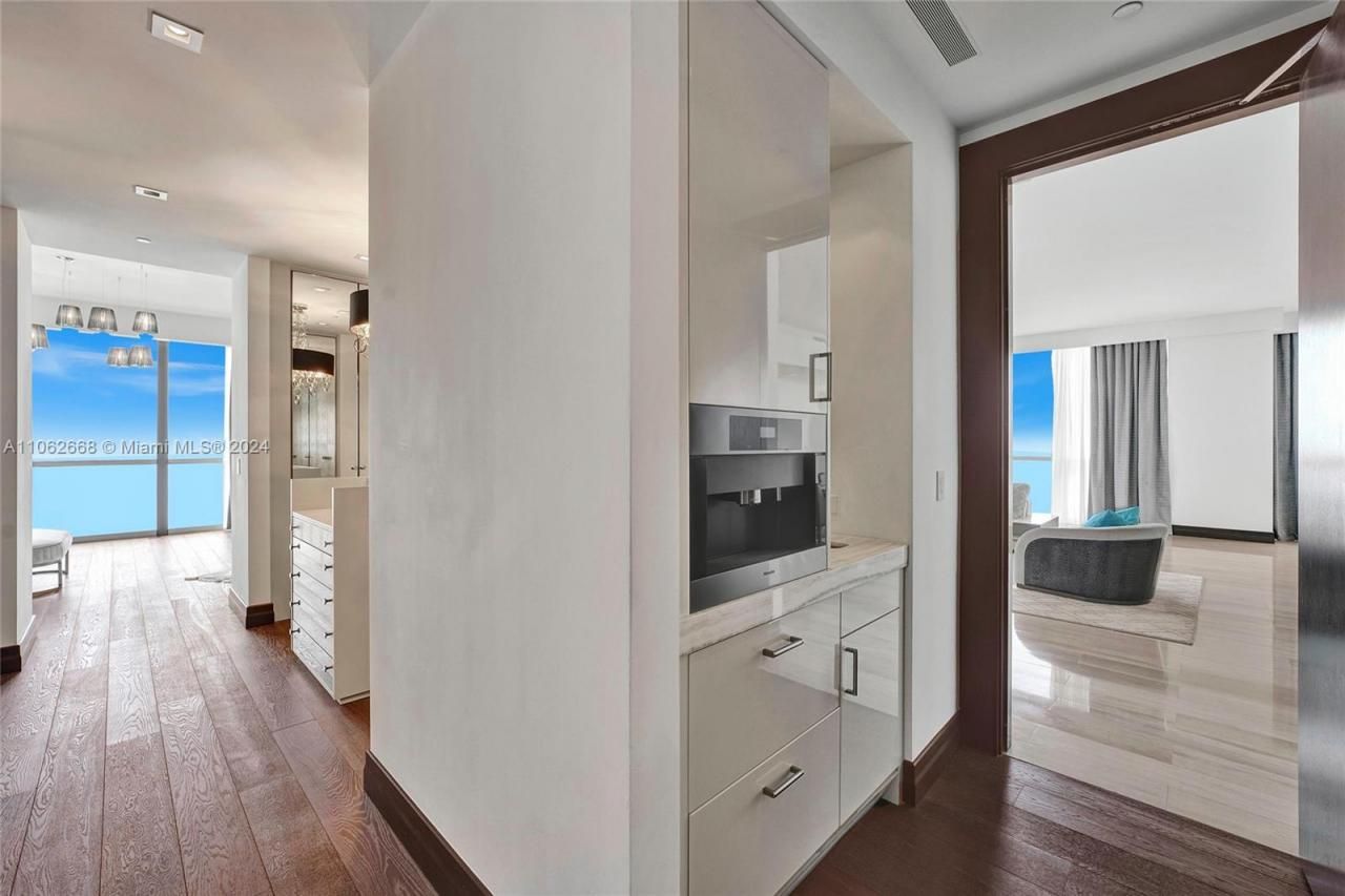 17749 Collins Ave, Unit 1402, Sunny Isles Beach, FL 33160 Photo