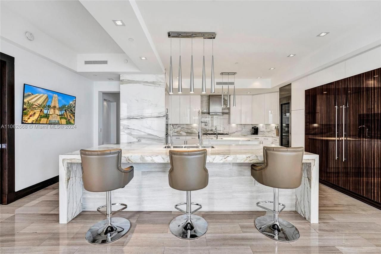 17749 Collins Ave, Unit 1402, Sunny Isles Beach, FL 33160 Photo