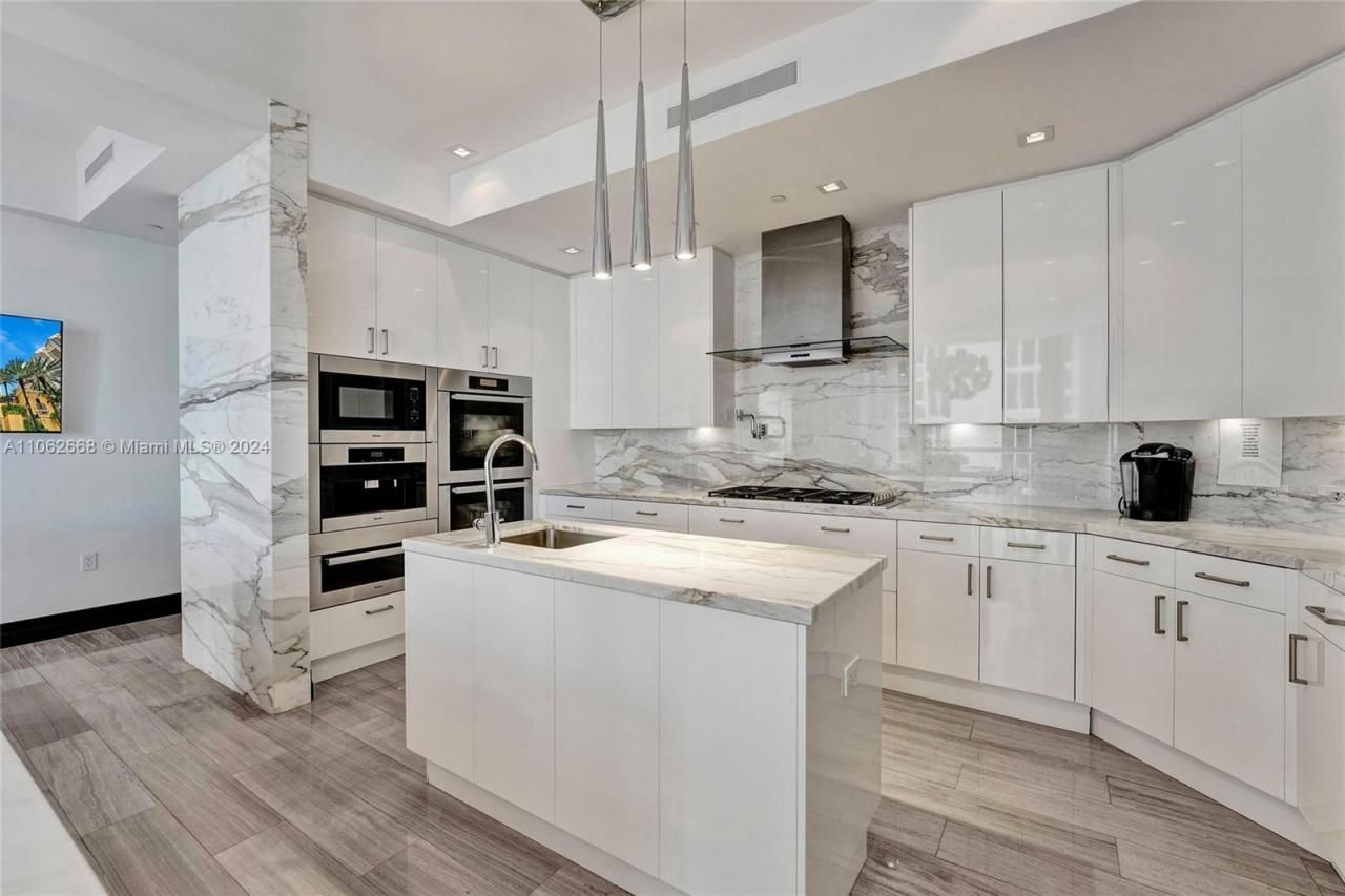 17749 Collins Ave, Unit 1402, Sunny Isles Beach, FL 33160 Photo