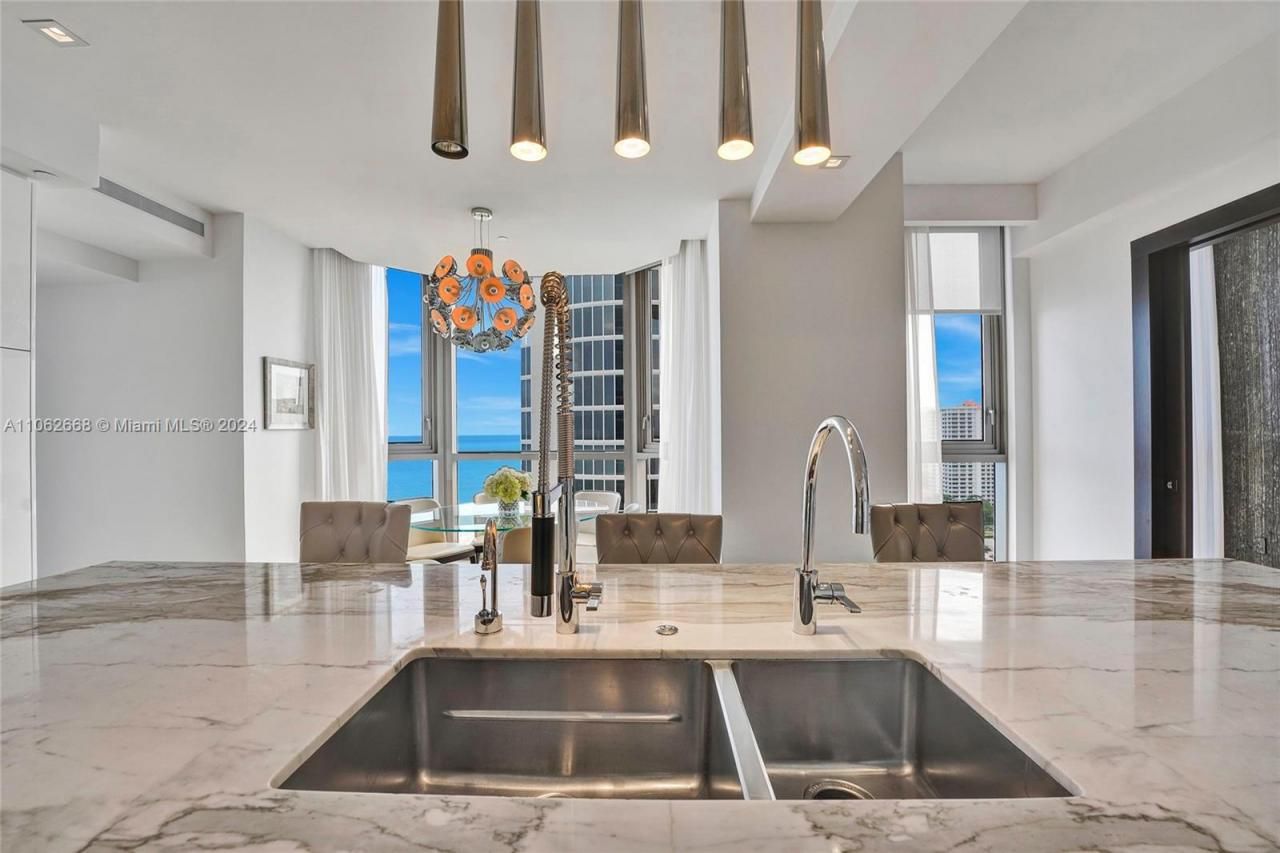 17749 Collins Ave, Unit 1402, Sunny Isles Beach, FL 33160 Photo