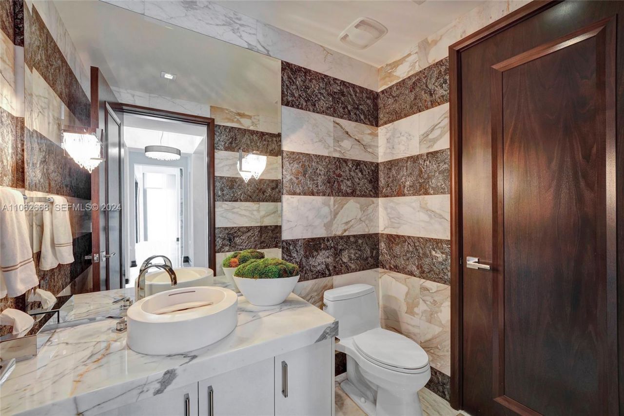17749 Collins Ave, Unit 1402, Sunny Isles Beach, FL 33160 Photo