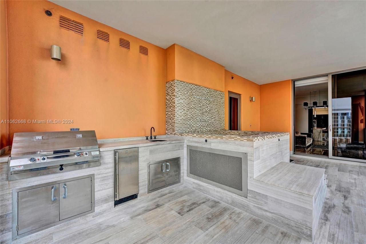 17749 Collins Ave, Unit 1402, Sunny Isles Beach, FL 33160 Photo