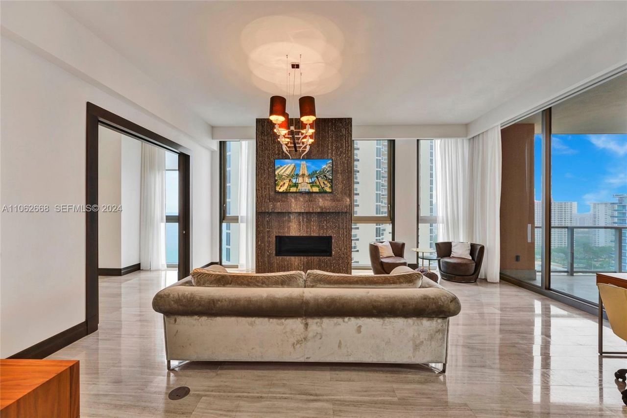 17749 Collins Ave, Unit 1402, Sunny Isles Beach, FL 33160 Photo