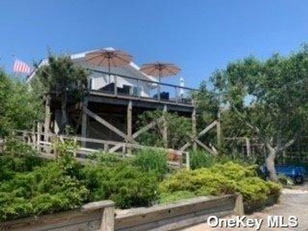 39 Midway Walk, Atlantique, NY 11706