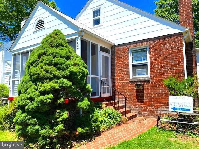 202 E Spring Street, Alexandria, VA 22301 Main Photo