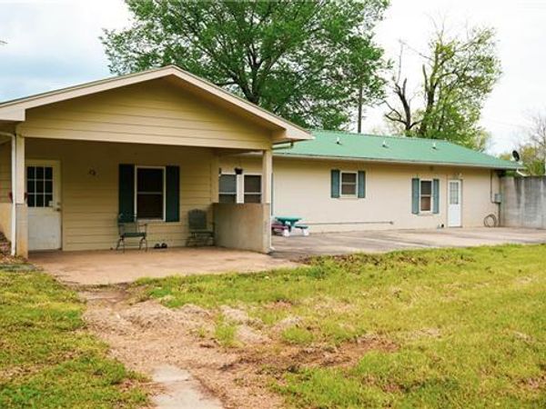 308 E 233RD Street, Cleveland, MO 64734