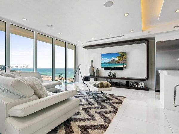 100 Lincoln Rd, Unit PH6, Miami Beach, FL 33139