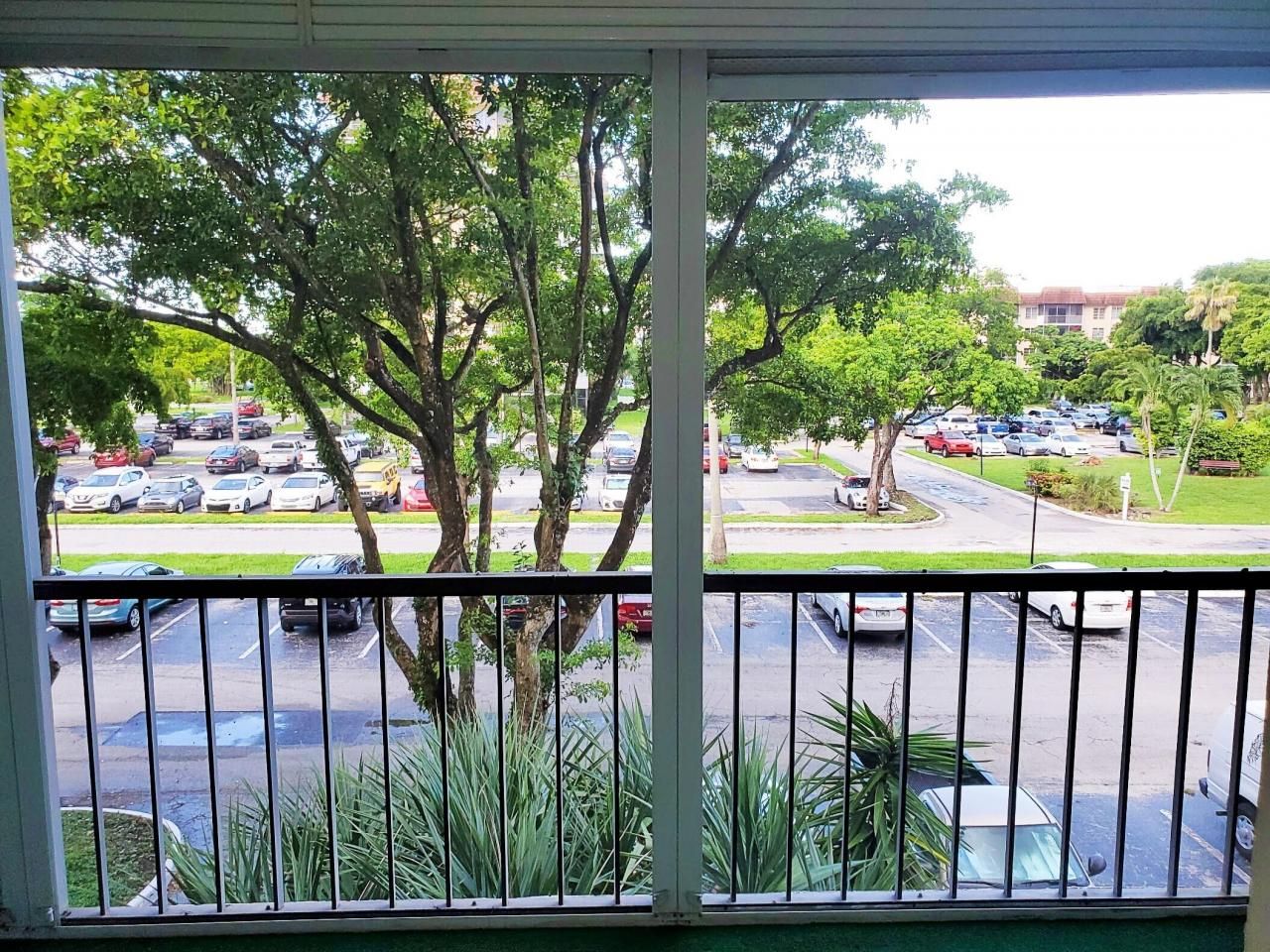 4156 Inverrary Drive, Unit 305, Lauderhill, FL 33319 Photo