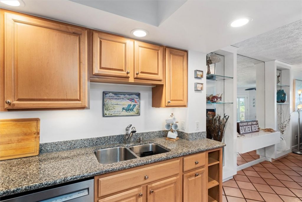 8880 N. Sea Oaks Way, Unit 105, Vero Beach, FL 32963 Photo