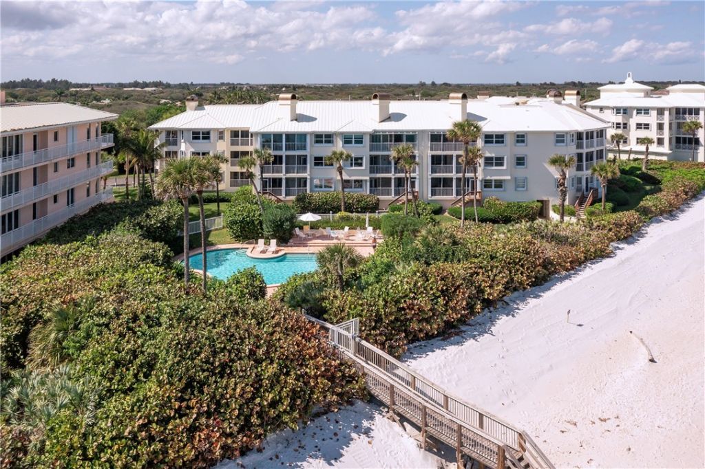 8880 N. Sea Oaks Way, Unit 105, Vero Beach, FL 32963 Photo