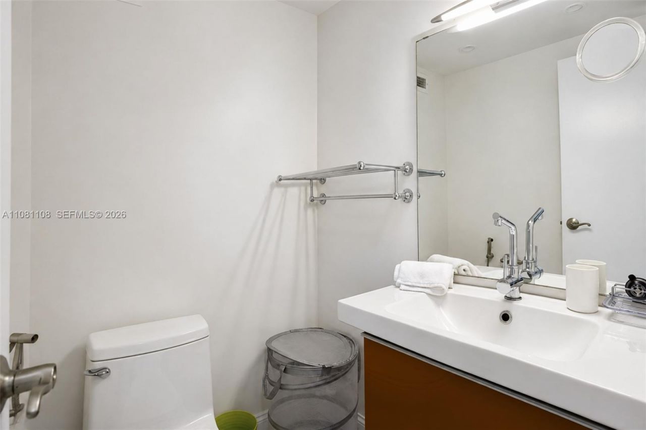 100 Lincoln Rd, Unit 1121, Miami Beach, FL 33139 Photo