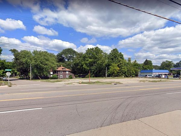 1528 W Michigan Avenue, Battle Creek, MI 49037